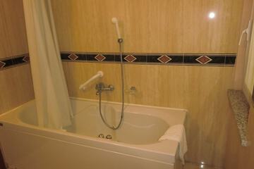 Jetted tub