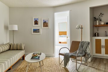 Room 10 of 19