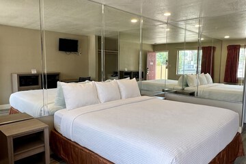 River Inn Motel