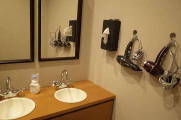 Bathroom sink