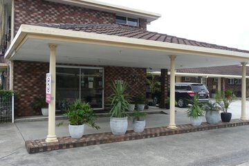 Check-in/check-out kiosk
