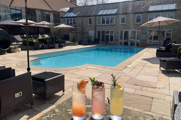 Poolside bar