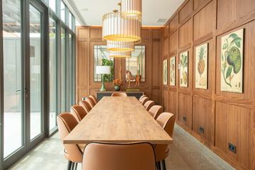 Meeting facility