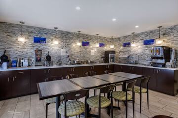 Breakfast/Coffee Service 36 of 41