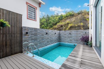 Private pool