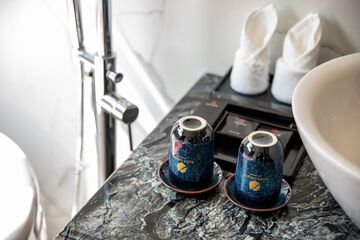 Bathroom amenities