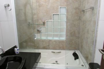 Jetted tub