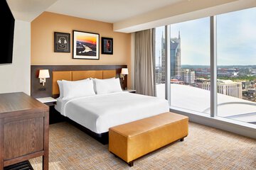Room 52 of 94