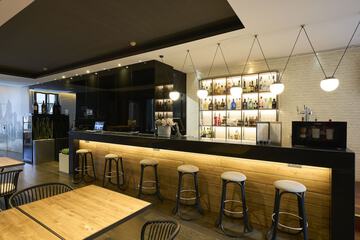 Snack bar