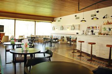 Snack bar