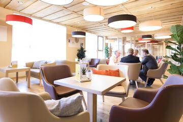 Lobby lounge