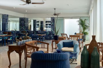 Poolside bar