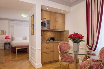 Private kitchenette