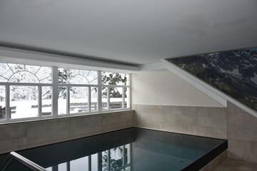 Exercise/lap pool