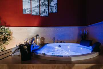 Private spa tub