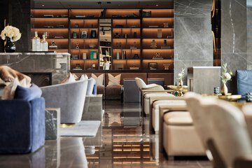 Lobby lounge