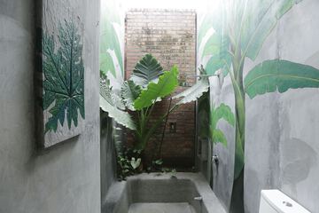 Bathroom shower