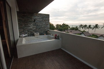 Beach/ocean view