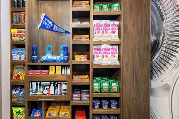 Snack bar