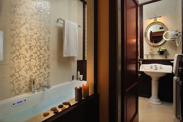 Jetted tub
