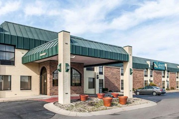 Quality Inn & Suites Shelbyville I-74