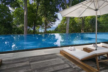 Infinity pool