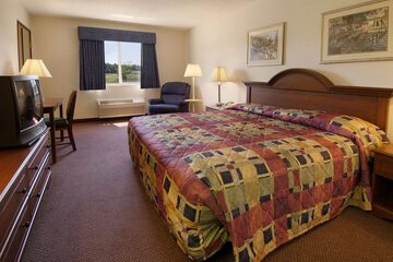 Room 4 of 8