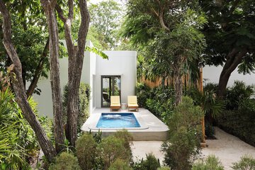 Private pool