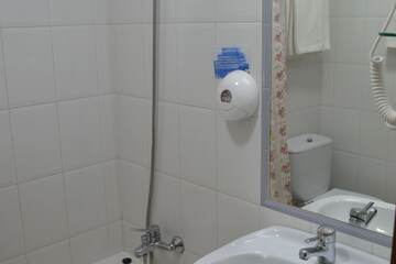 Deep soaking bathtub