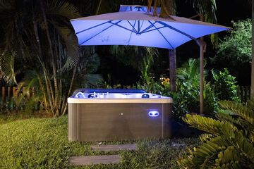 Private spa tub