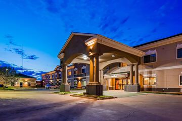 SureStay Plus Hotel by Best Western Quanah