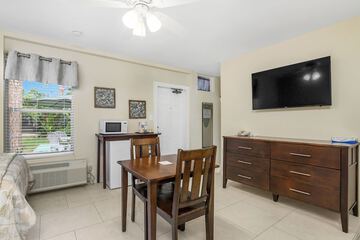 Room 47 of 119
