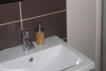 Bathroom sink