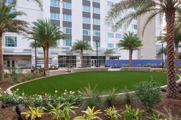 Hotel Exterior 53 of 53