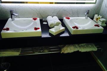 Bathroom sink