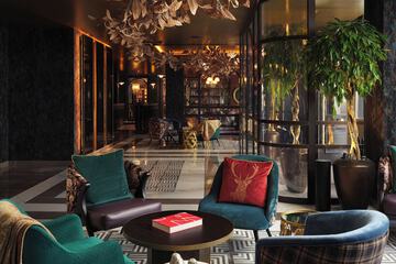 Lobby lounge