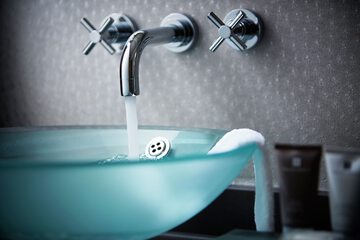 Bathroom sink