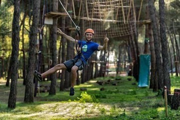 Ropes course (team building)