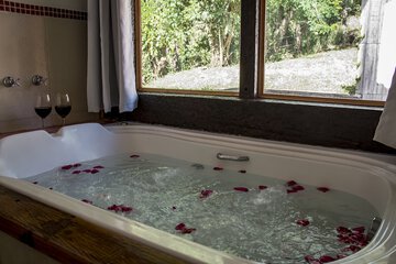 Jetted tub