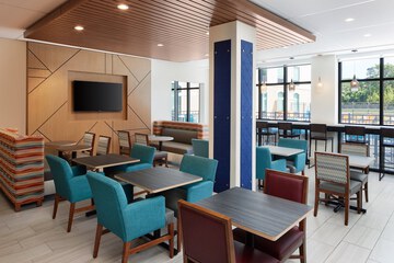 Breakfast/Coffee Service 26 of 34