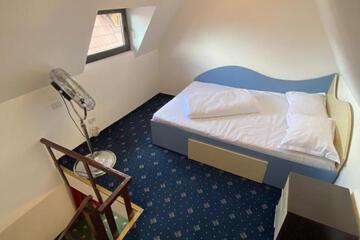 Photo 33