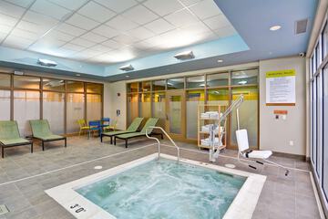 Indoor spa tub