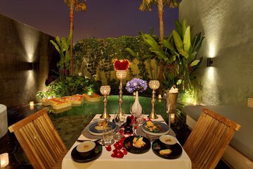 Couples dining