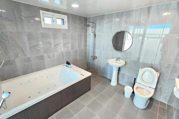 Photo 43