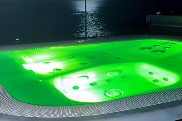 Jetted tub