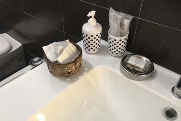 Bathroom sink