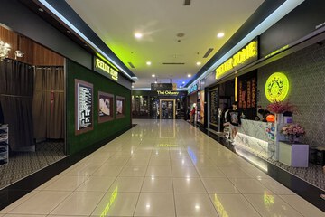 Shopping mall