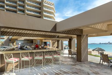 Poolside bar