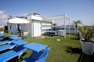 Sundeck