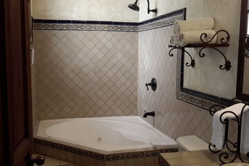 Jetted tub